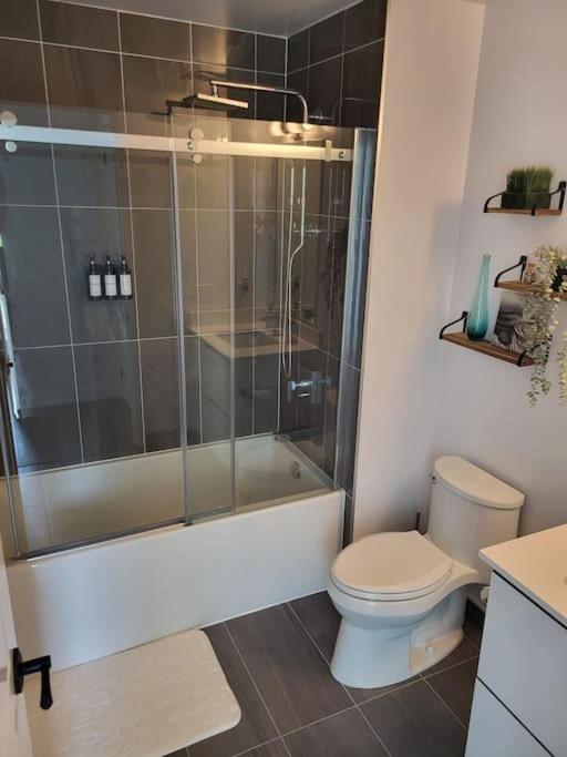 Cozy South View Suite Overlooking The Nature Trail Innisfil Екстериор снимка