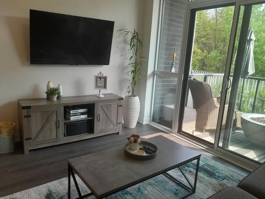 Cozy South View Suite Overlooking The Nature Trail Innisfil Екстериор снимка